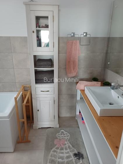 Căsa de vânzare  cu etaj și subsol  - 2