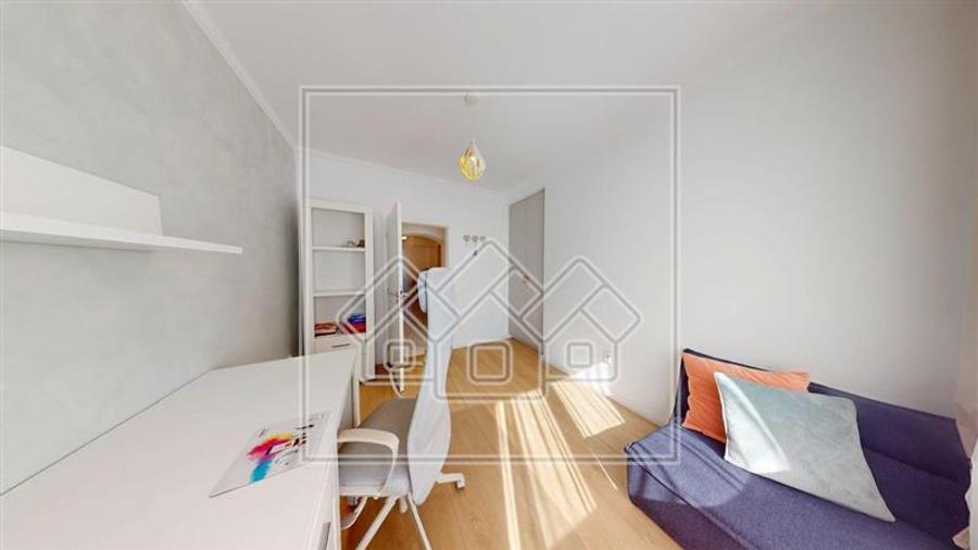 Ap cu 3 camere+pivnita mare, 64 mp utili, situat in zona Ultracentrala