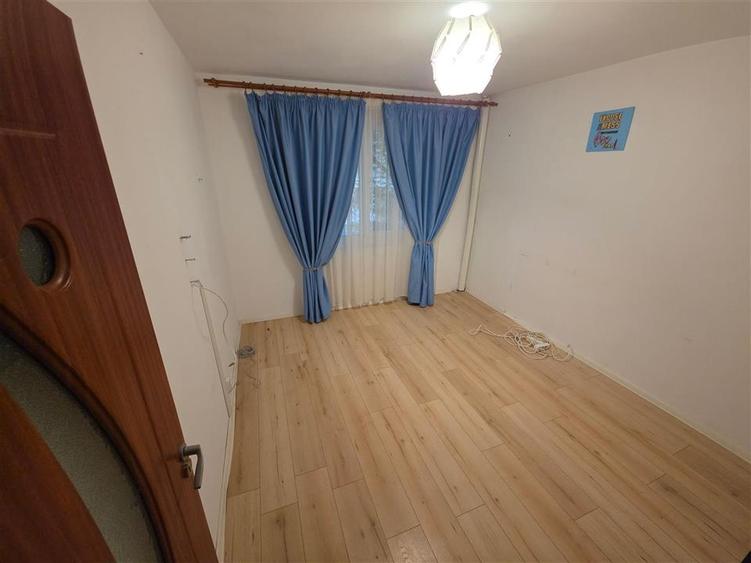 Apartament 4 camere Semidecomandat Piata Sudului RENOVAT