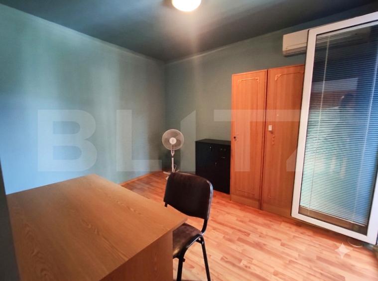 Apartament cu 3 camere, 49 mp, etaj 1, mobilat, zona Micro 15