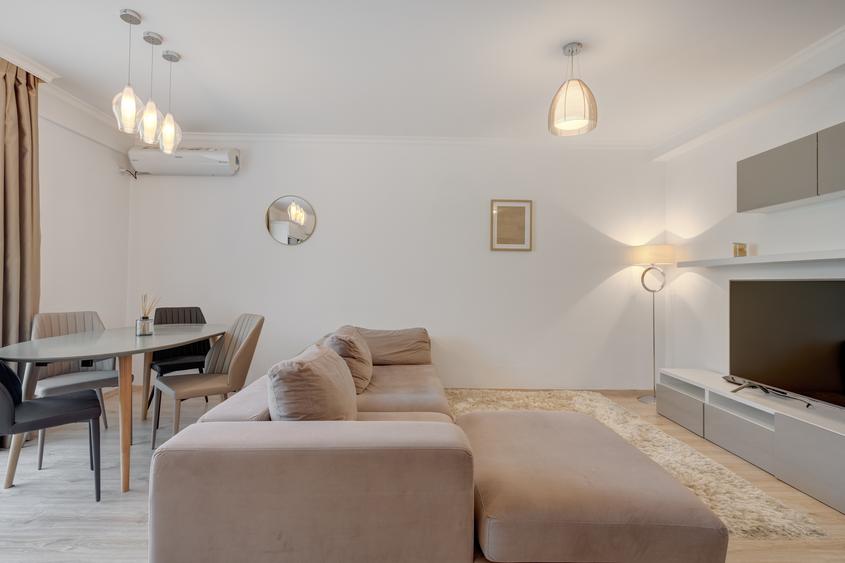 Un apartament în care weekendul pare să dureze mai mult.