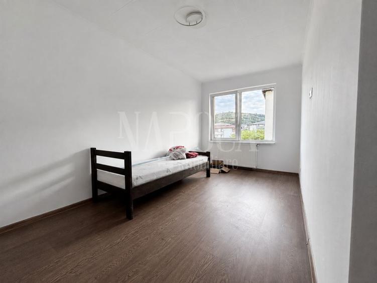 Apartament 4 camere de vanzare in Floresti
