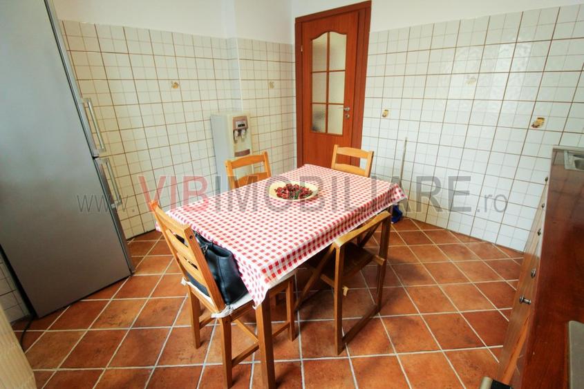 Decebal-Alba Iulia-complet renovat/mobilat-loc de parcare