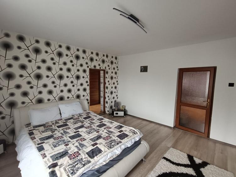 Casa cu 3 camere, 150 mpu, mobilata, utilata, garaj, curte, Ampoita