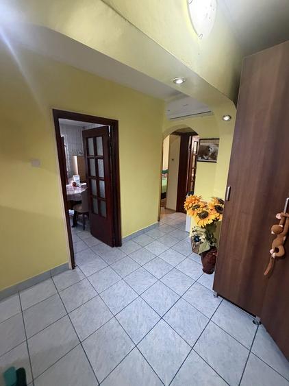 De vânzare apartament 2 camere decomandat 57 mp zona Radu Negru