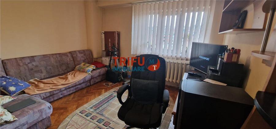 Apartament 4 camere de vanzare zona Centru