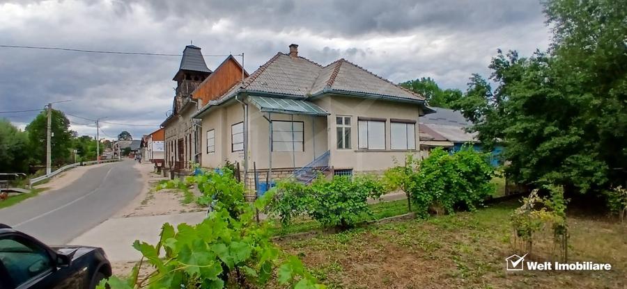 Casa in Manastireni-Cluj, teren generos, apa de la retea si fantana proprie