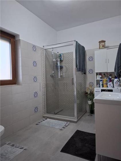 Duplex mobilat utilat - teren generos - asfalt