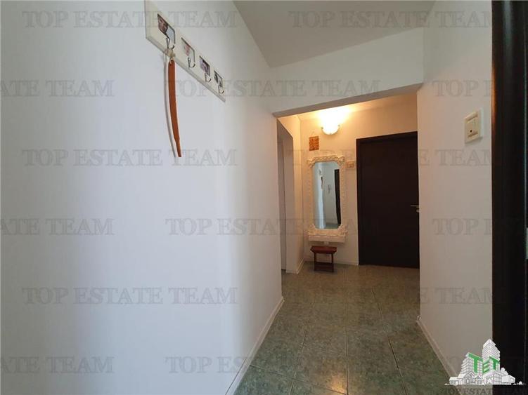 Apartament 4 Camere bloc Petromar in zona Gara Constanta