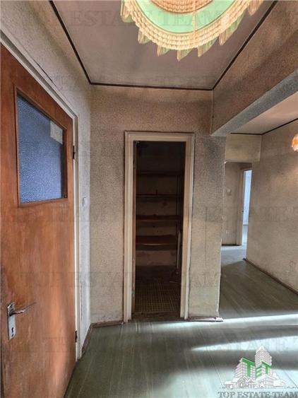 Apartament cu 3 camere in Cartierul Drumul Taberei, sector 6, langa metrou Valea