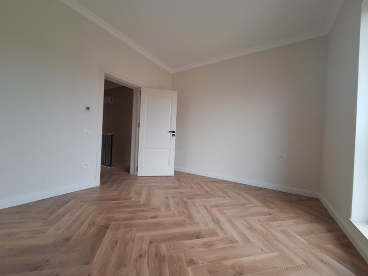 Duplex spatios cu 4 camere in Dumbravita -semineu- la 3 minute de Primarie