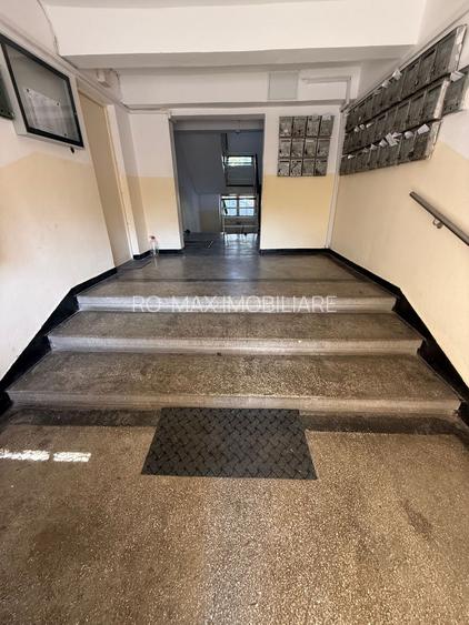 Garsonieră 27 mp cu balcon - etaj 2 - nemobilata -bloc an 1980 - 32