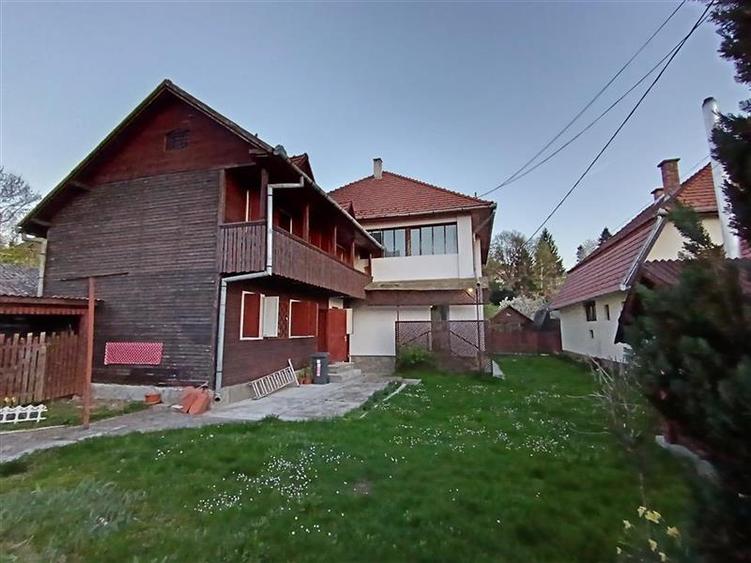 Proprietate cu 2 case (Praid, str. Regelui)