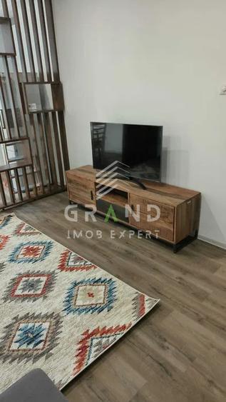 Apartament 2 camere | Str. Horea | Semicentral | Parcare în curte