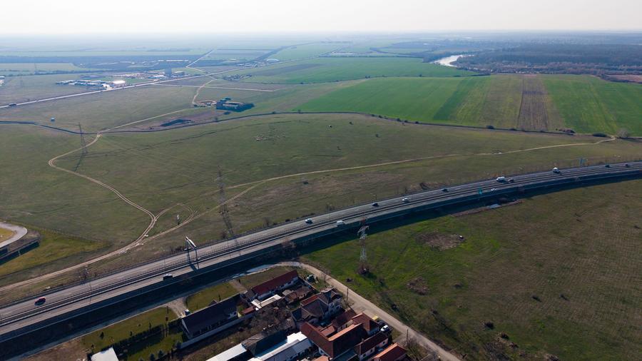 Teren de 107,000mp în zona industrială Zădareni