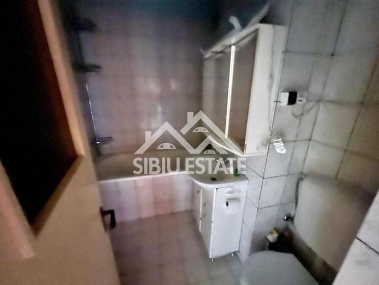 Apartament 4 camere spațios Sibiu zona Gara Mare Abatorului