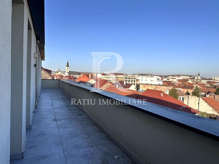 Penthouse cu 3 camere | Ultracentral | Oradea