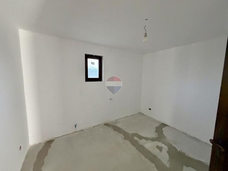 Casă de vanzare Golesti 4 camere 3 bai