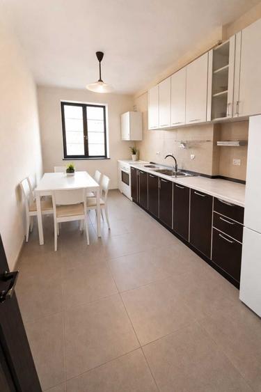 Apartament 2 camere in bloc vila zona Teatrul Dramatic