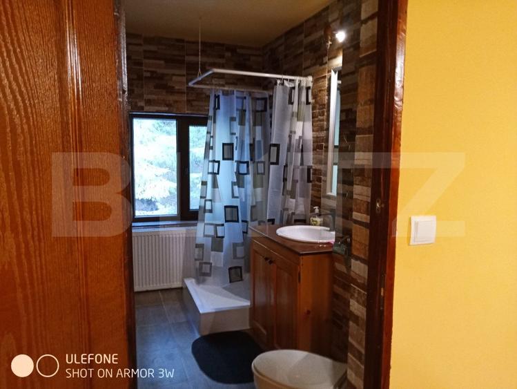 Vânzare cabană/pensiune, cu 7 camere, 190 mp, zona Pojorâta