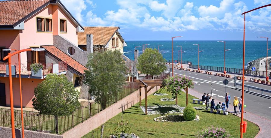 Santa Maria Bay | Acasa, in prima linie la Marea Neagra
