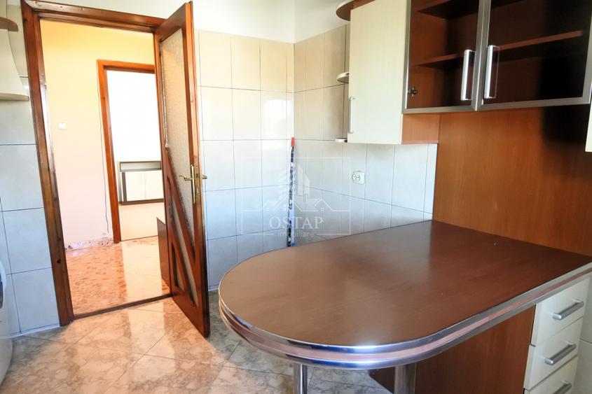 Republicii-stradal-apartament 3 camere decomandate-67.000 Euro