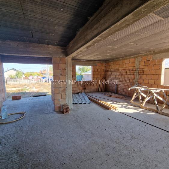 Se vinde casa la rosu, sat  Malaiesti jud. Prahova , pret 72000 euro negociabil - 3