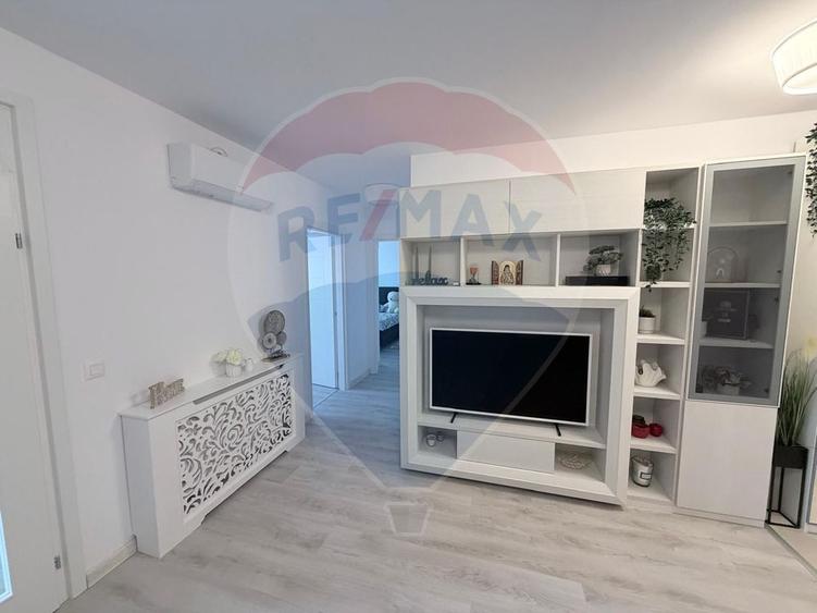Vanzare apartament 3 camere Hils Pallady