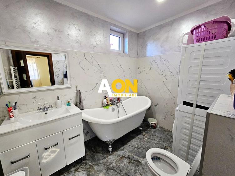 Casa renovata, 4 camere, 2 terase, mobilata, utilata, 568 mp teren