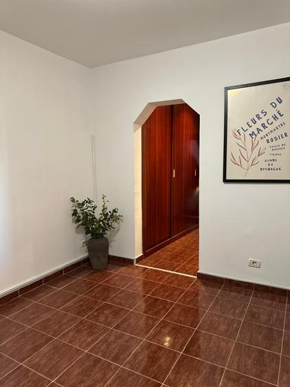 Vand apartament 3 camere zona Lebada
