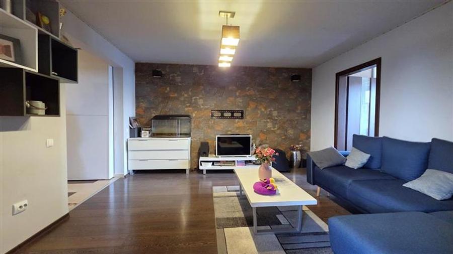 Apartament 4 camere | 76 mp utili | Etaj IV | Vedere spre Cris