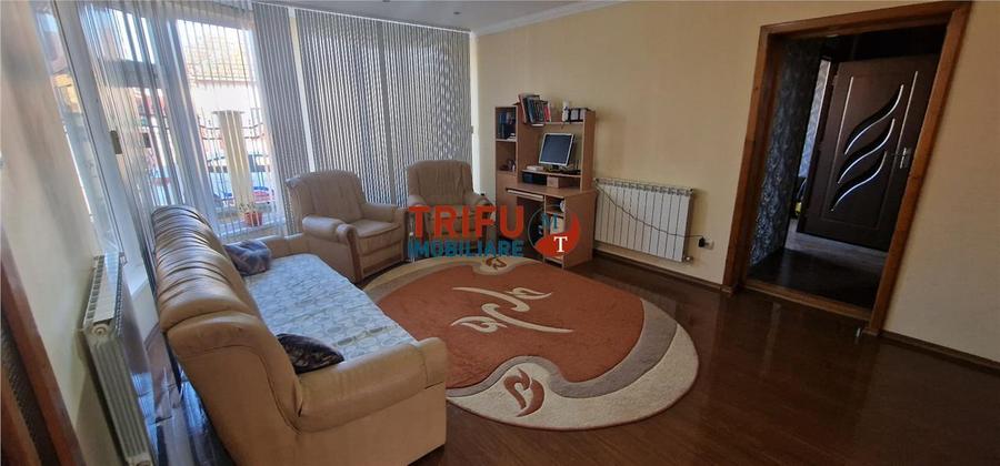 Casa de vanzare 5 camere zona Barabant