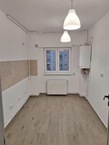 Apartament 2 camere decomandat, renovat, strada Toamnei, Centrul Civic