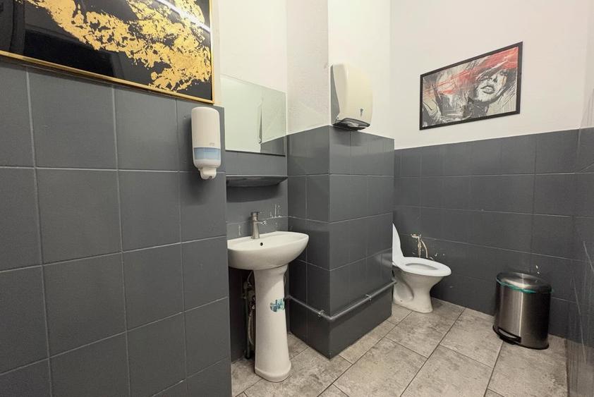 Faleza Nord, spatiu comercial din constructie 190 mp. , 5 camere, curte