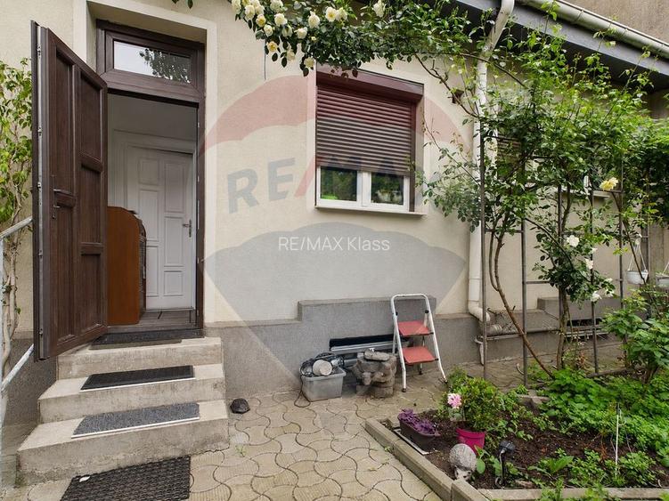 Vila generoasa cu 5 camere si curte, de vanzare in zona 13 Septembrie - 15