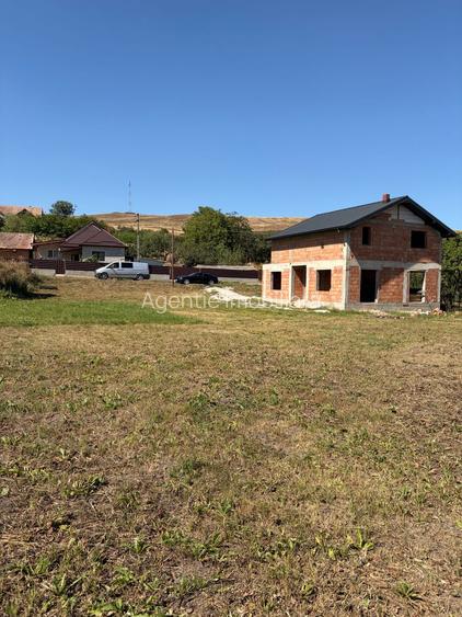 Casă cu predare de autorizatie | 147 mp utili | teren 1400 mp Corpadea - 3