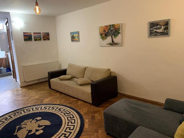 Apartament cu 2 camere str. Castelului, parter, 2 bai, mobilat, utilat.