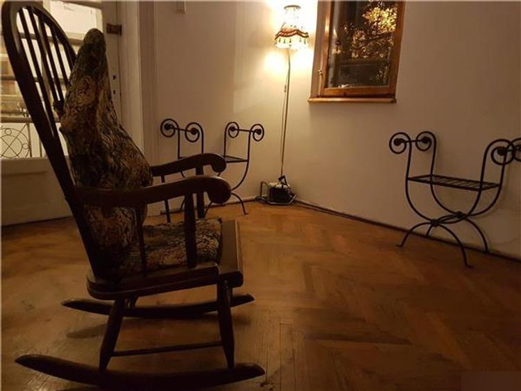 VILA DE INCHIRIAT- SPAIUL UNIRII- GRADINA- LOC PARCARE
