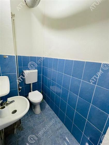 Spatiu comercial la parter de 65 mp cu vitrina zona Centrala