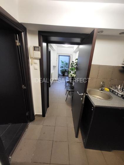 Zona C.A. Rosetti str. General Praporgescu, Demisol inalt pentru firma, birou - 12