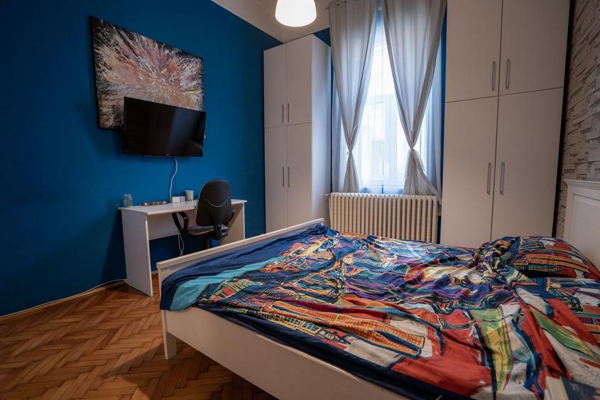 Apartament central de vânzare – la curte comună - Oradea