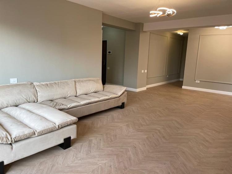 Apartament 4 camere-decomandat-zona Arcul de Triumf