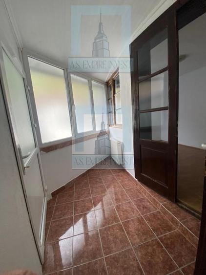 Casa singur in curte - zona Schei