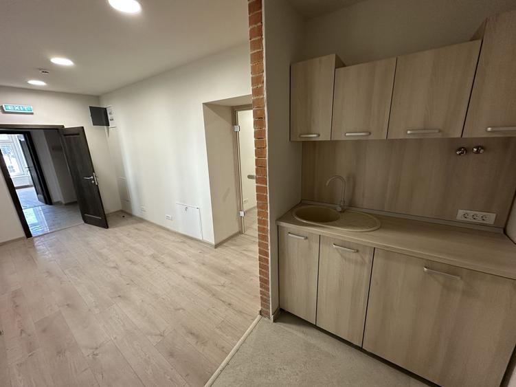 Spatii de birouri Ultracentral suprafață de 27.7 mp