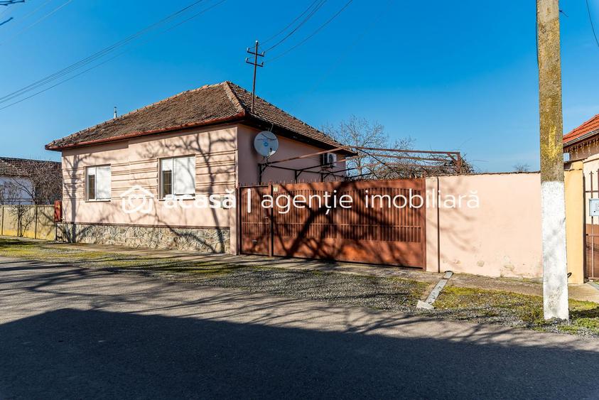 Casa ideală pentru familie: școală la 3 min. Zonă foarte liniștită.
