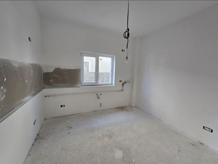Giroc-Bld. Aviatiei | 5 camere | 3 bai | Bucatarie inchisa | Asfalt