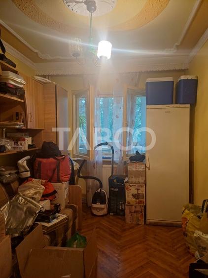 Apartament cu 4 camere de vanzare la etajul 1 in zona Vasile Aaron