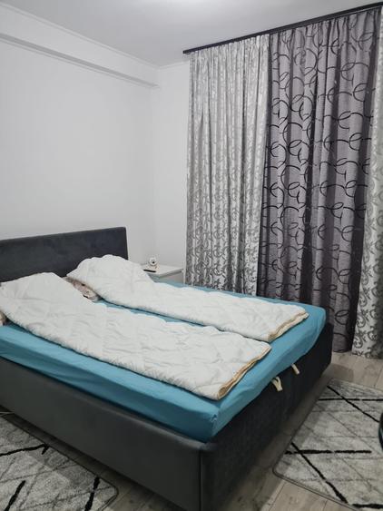 Casa, P+1+M, la 5 minute de Metrou Apărătorii Patriei.