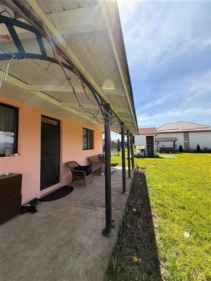 Teren 1000mp + casa vacanta, apa si curent, cartier in dezvoltare, Sanpetru-Bod
