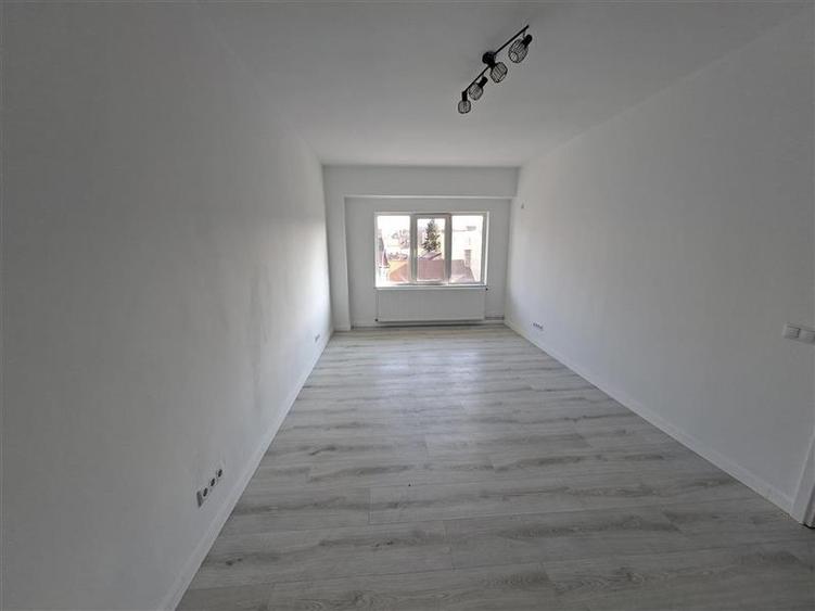 Vanzare apartament 4 camere pentru locuit sau sediu firma, birouri Centru, Cluj-